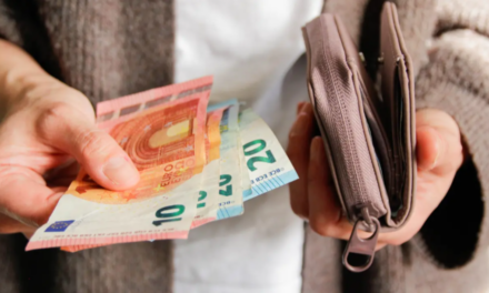 Siete de cada diez españoles usan efectivo para controlar sus finanzas