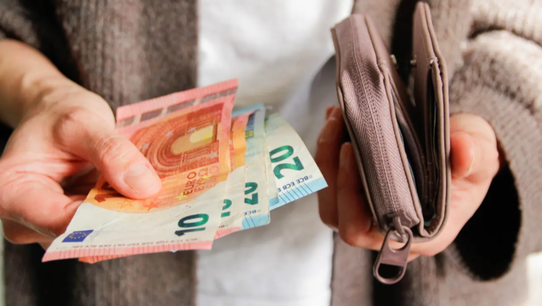 Siete de cada diez españoles usan efectivo para controlar sus finanzas