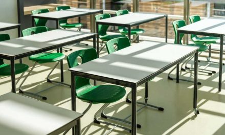 Las olas de calor evidencian las carencias térmicas de miles de centros educativos