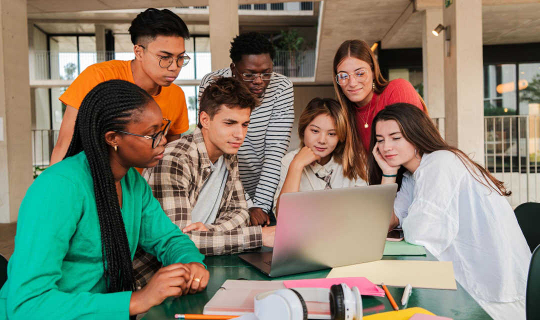 Instructure y AWS aceleran con IA la modernización educativa para ampliar el acceso al empleo